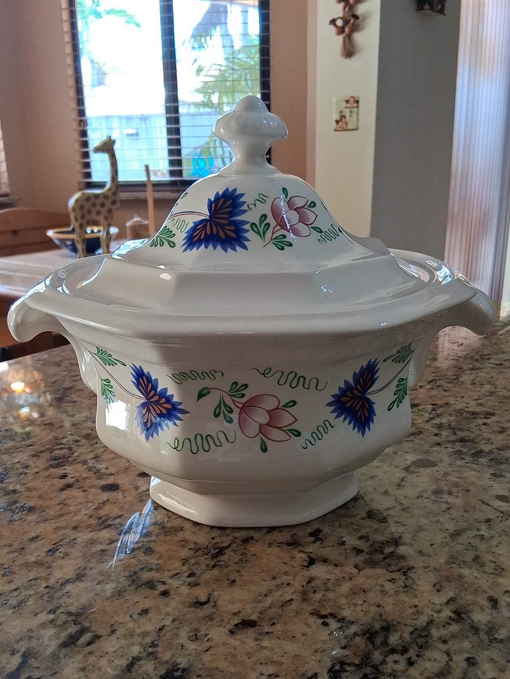 Iroquois Greenfield Village Ceramic Lidded Soup Tureen. 3 Qt. Ex. Cond.